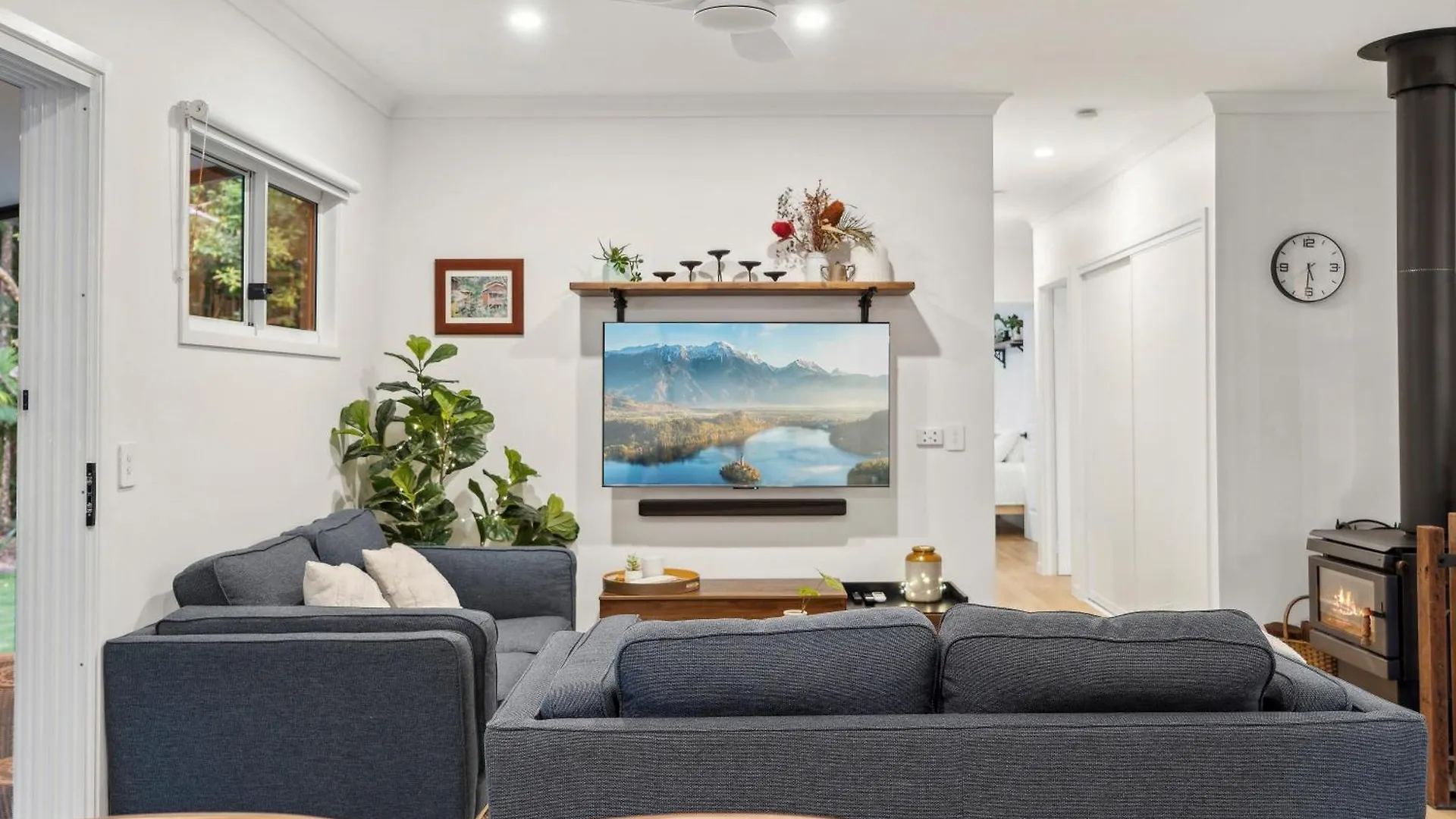 Cockatoo Cottage Creekside Retreat Near Theme Parks And Mount Tamborine Wongawallan Semesterbostad