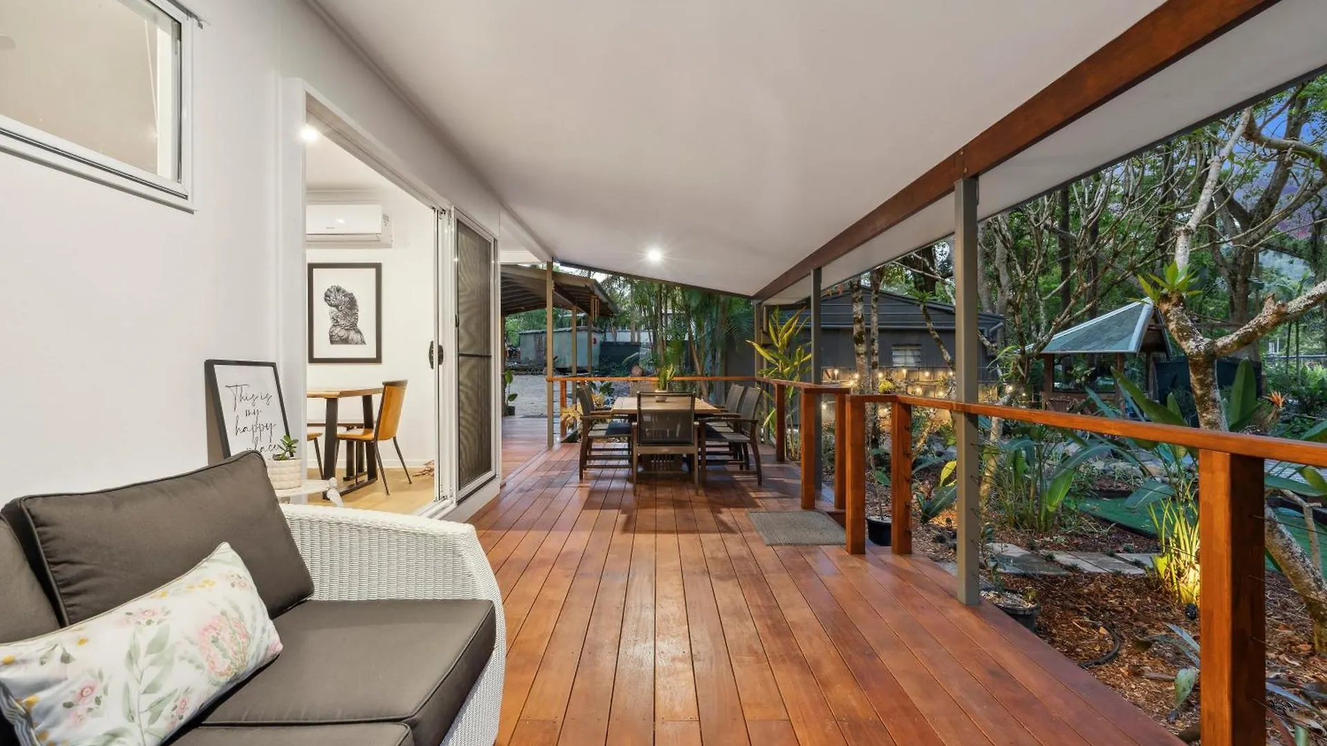 Cockatoo Cottage Creekside Retreat Near Theme Parks And Mount Tamborine Wongawallan 0*,