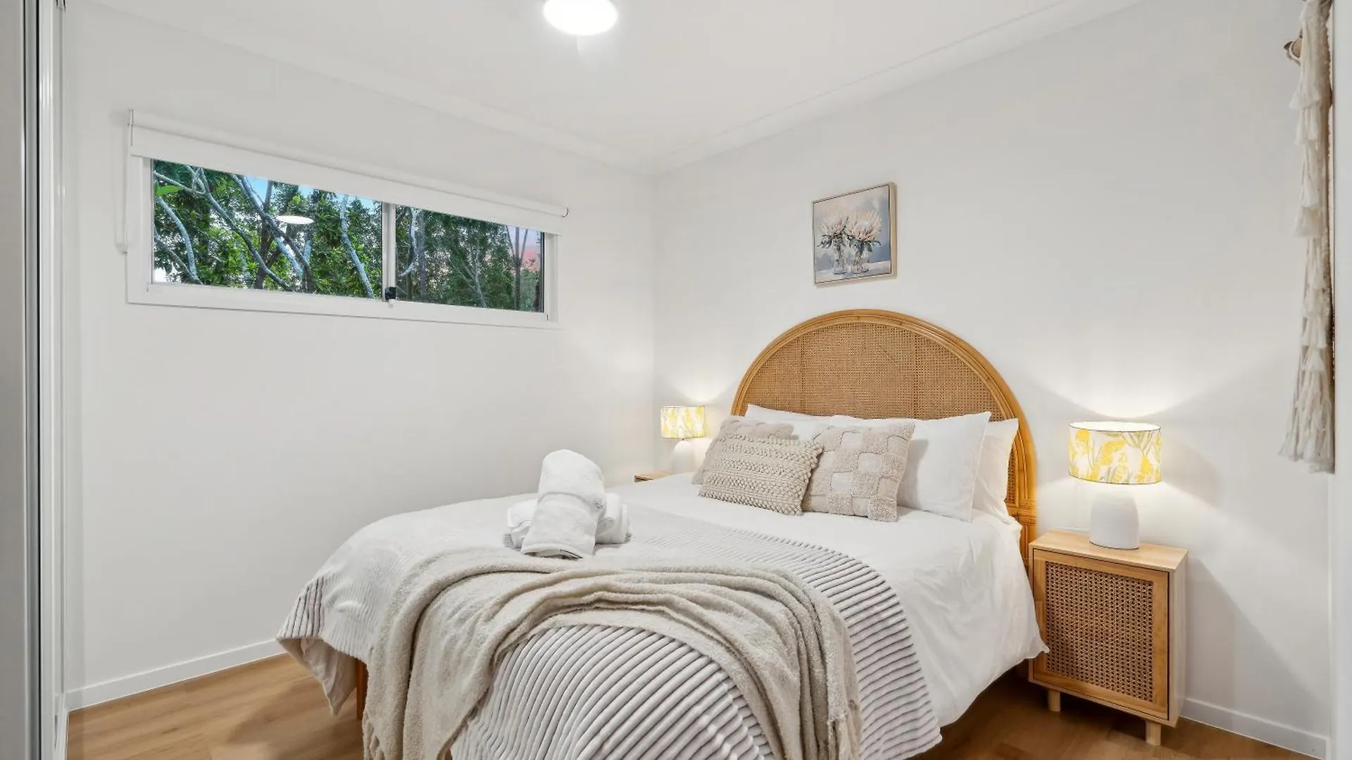 Cockatoo Cottage Creekside Retreat Near Theme Parks And Mount Tamborine Wongawallan Holiday home
