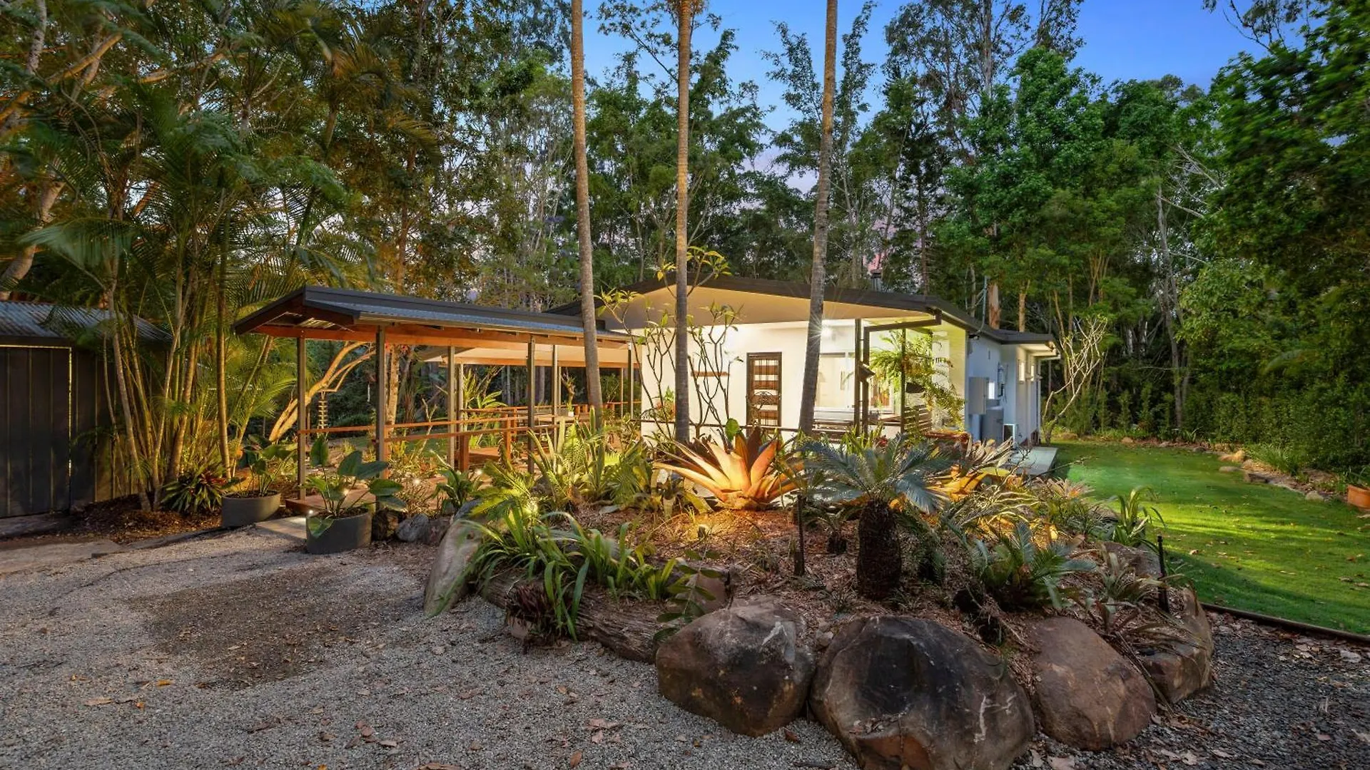 Cockatoo Cottage Creekside Retreat Near Theme Parks And Mount Tamborine Wongawallan 0*,