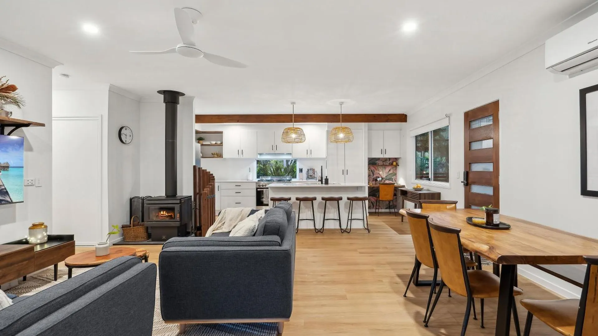 Cockatoo Cottage Creekside Retreat Near Theme Parks And Mount Tamborine Wongawallan Holiday home